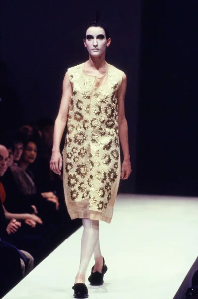 Look 16